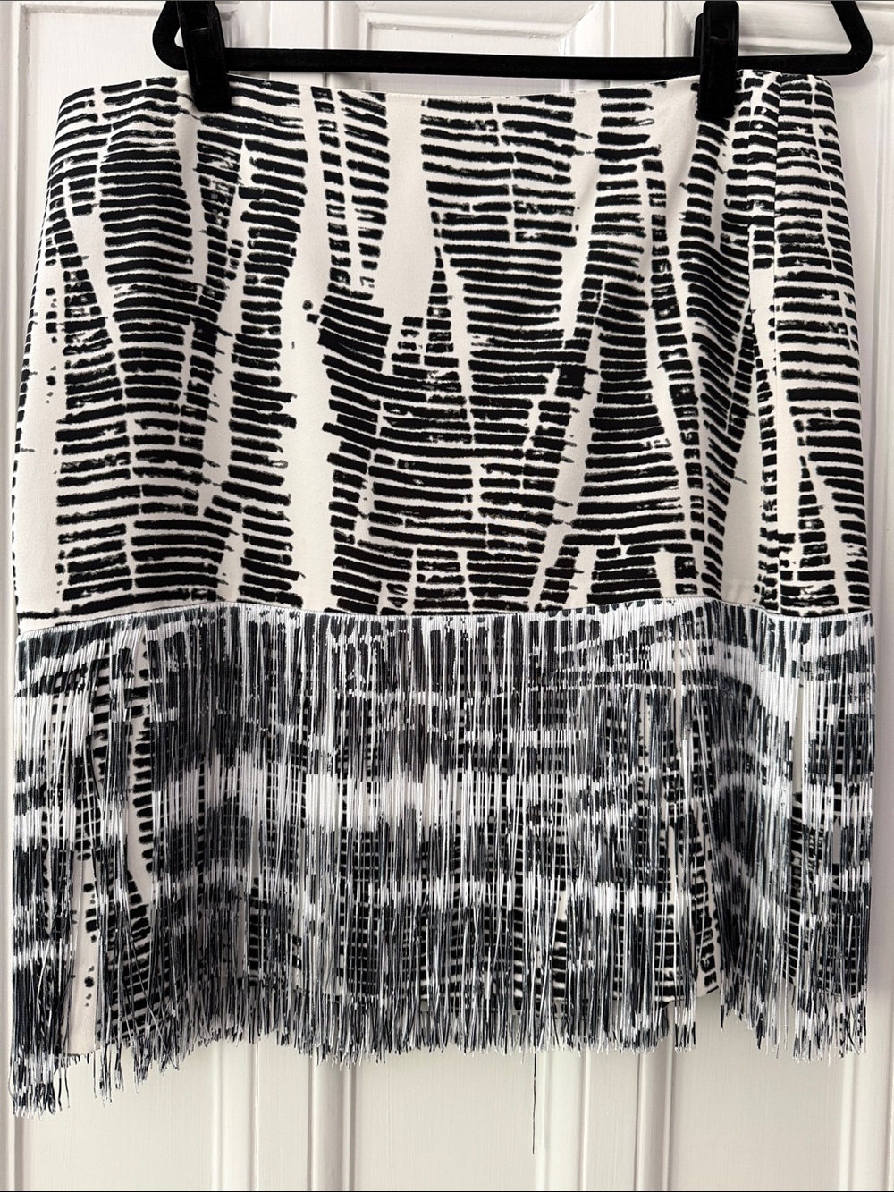 Per Se Black & White Printed Fringe Hem Skirt